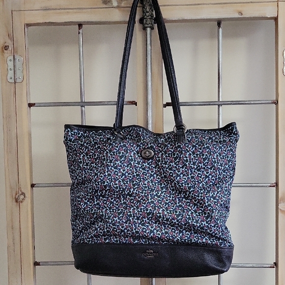 Coach Ranch Floral Navy  Flo Tote Bag - Picture 11 of 11